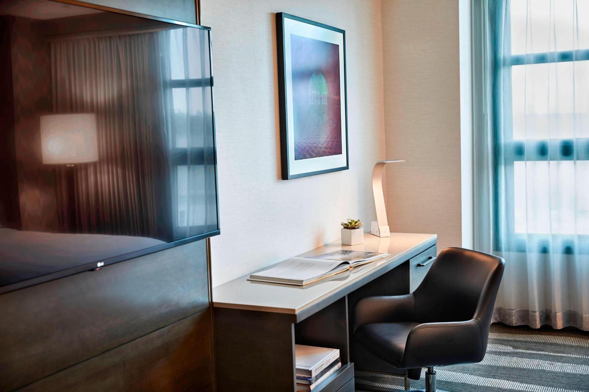 Renaissance Los Angeles Airport Hotel Bagian luar foto