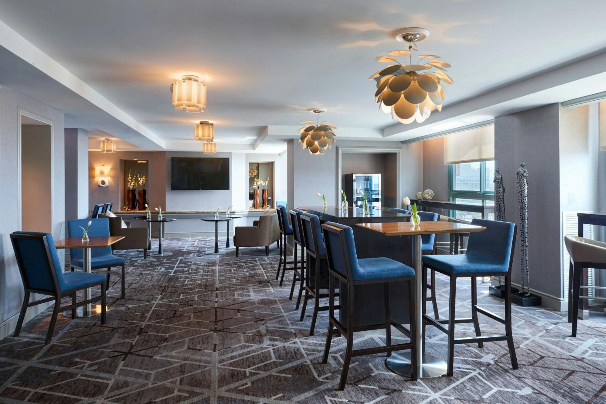 Renaissance Los Angeles Airport Hotel Bagian luar foto