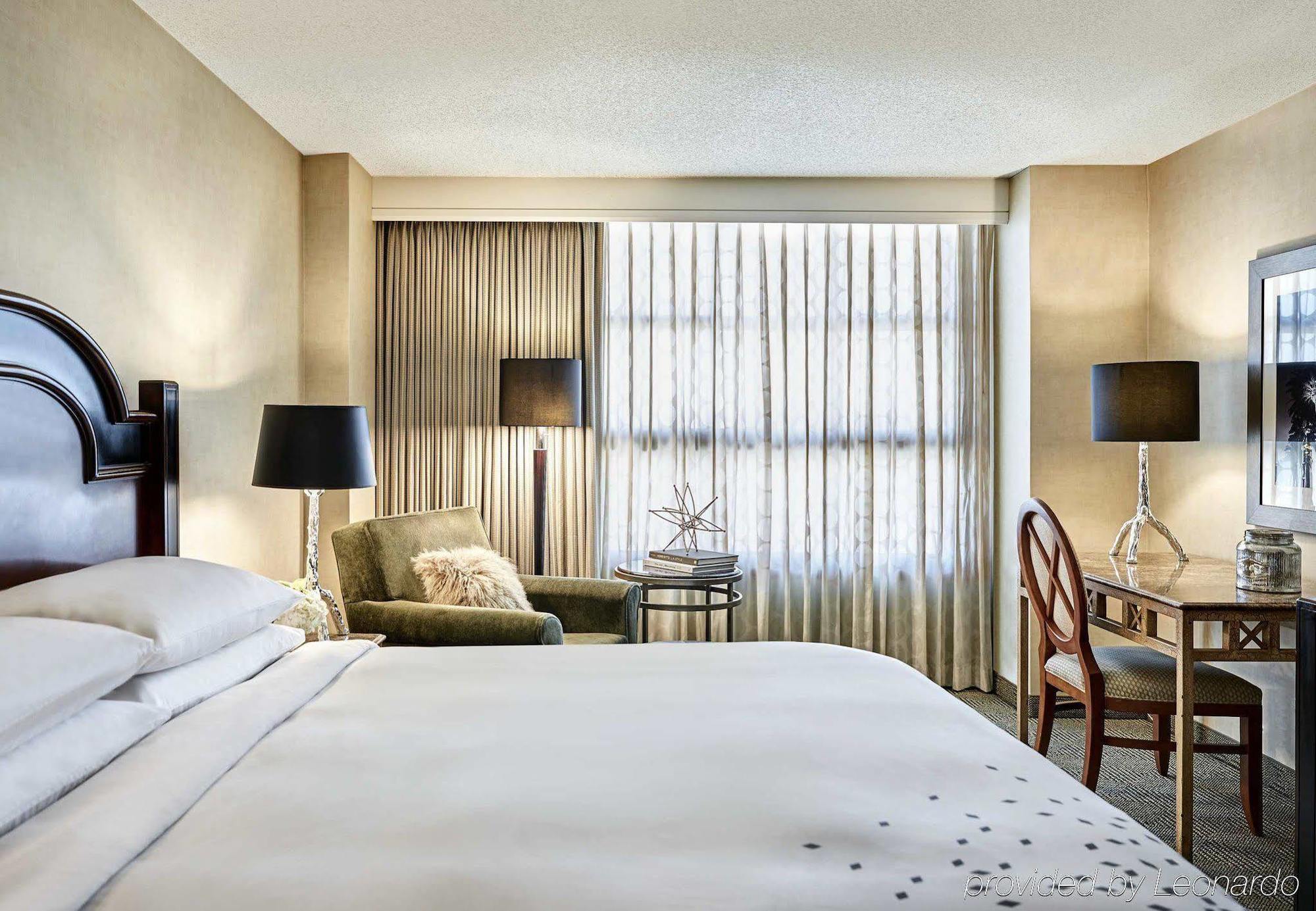 Renaissance Los Angeles Airport Hotel Bagian luar foto