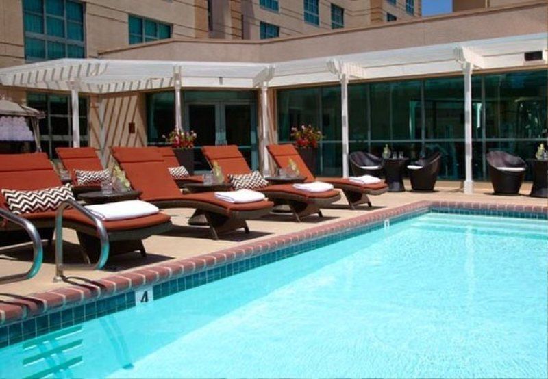Renaissance Los Angeles Airport Hotel Bagian luar foto