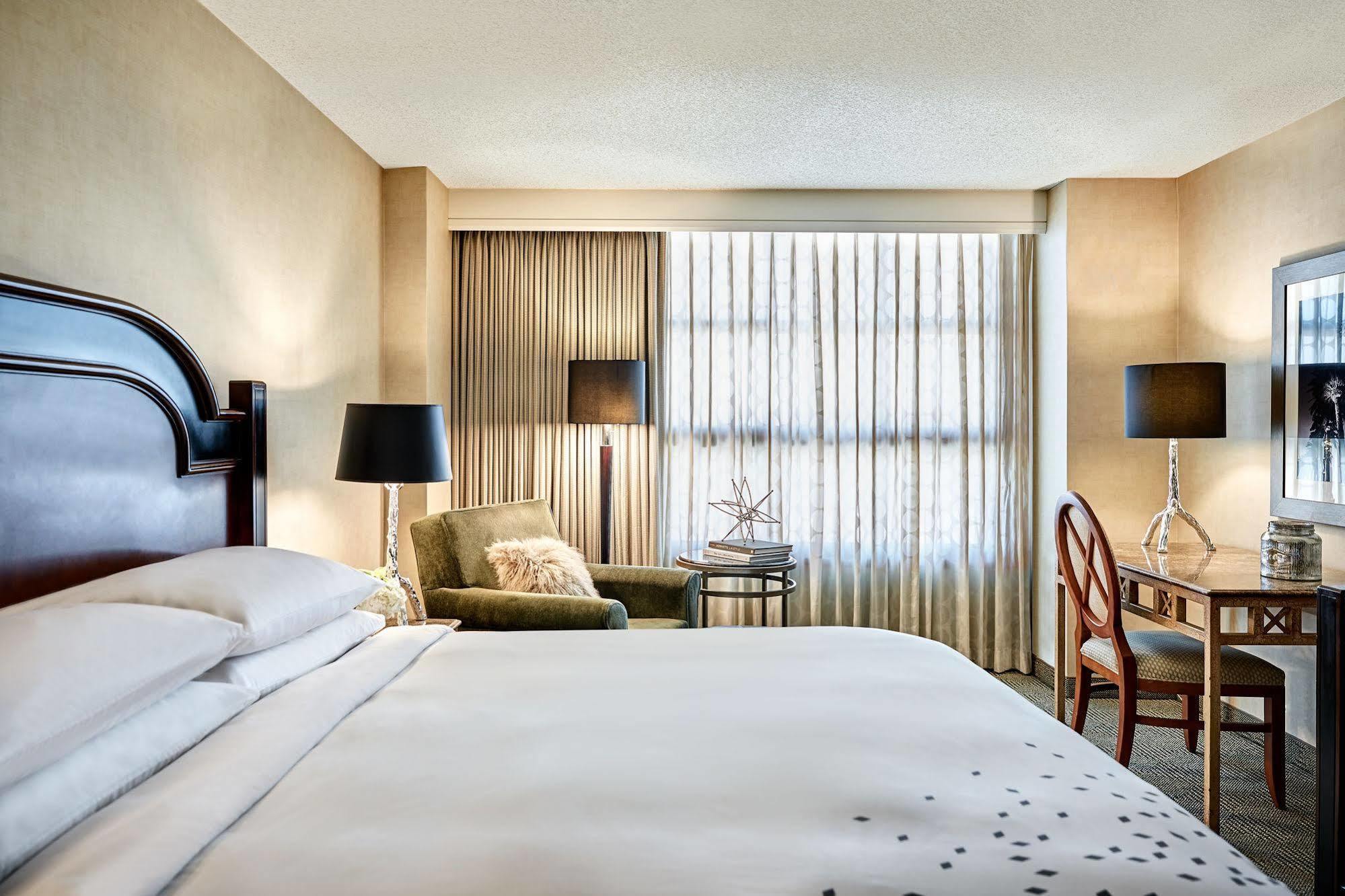 Renaissance Los Angeles Airport Hotel Bagian luar foto