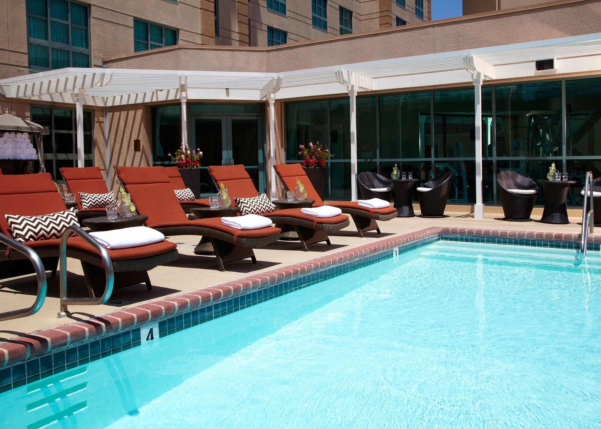 Renaissance Los Angeles Airport Hotel Bagian luar foto